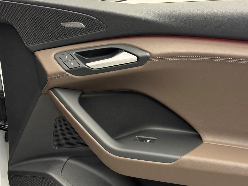2025 Audi e-tron Premium 18