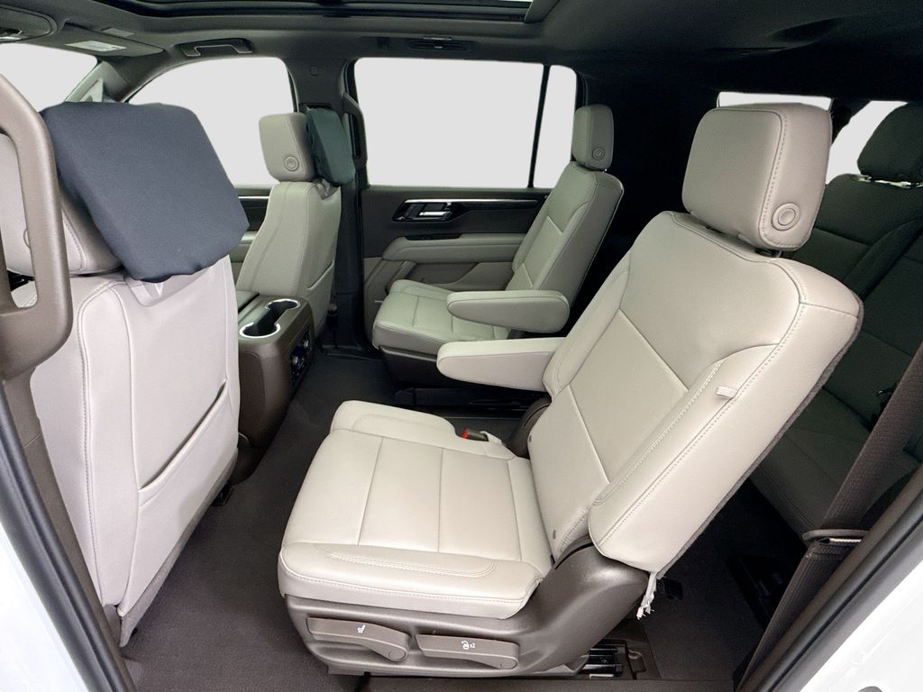 Thumbnail: 2026 Chevrolet Suburban - 20