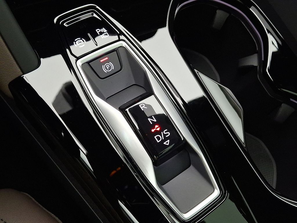 Thumbnail: 2025 Audi Q5 - 10