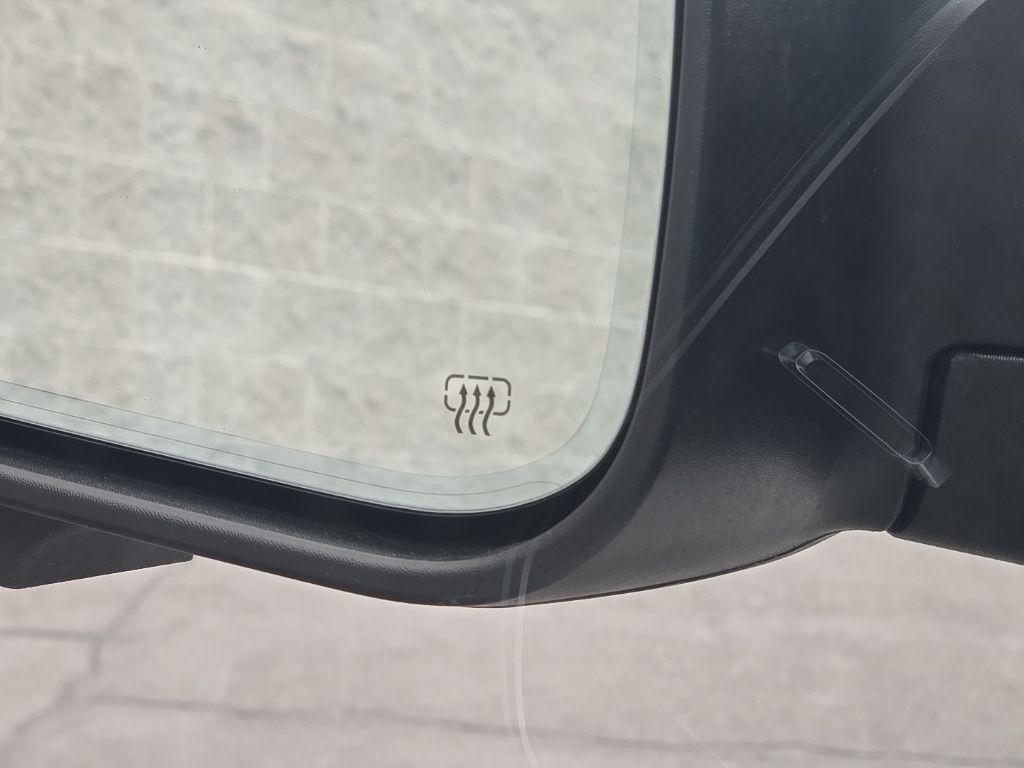 Used 2025 White Ram Big Horn/Lone Star image 35