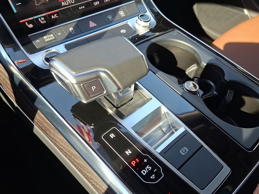 Thumbnail: 2022 Audi Q8 - 15