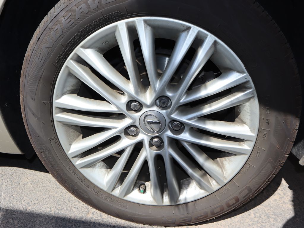 Thumbnail: 2016 Lexus ES - 14