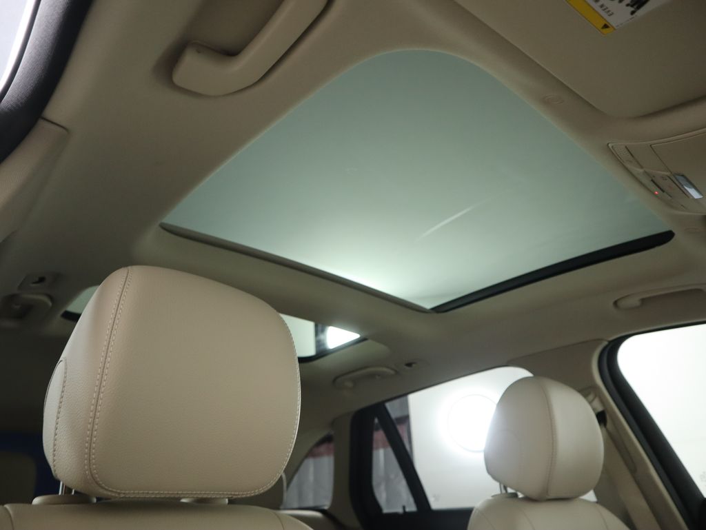 Thumbnail: 2022 Mercedes-Benz GLC - 18