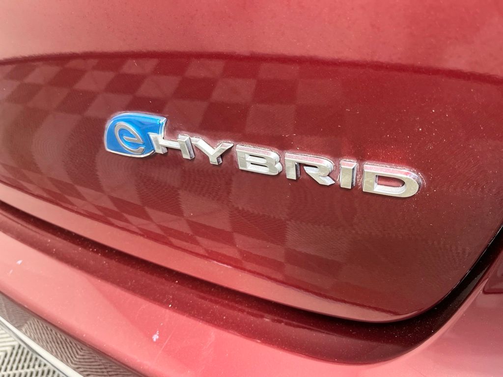 Thumbnail: 2023 Chrysler Pacifica - 3