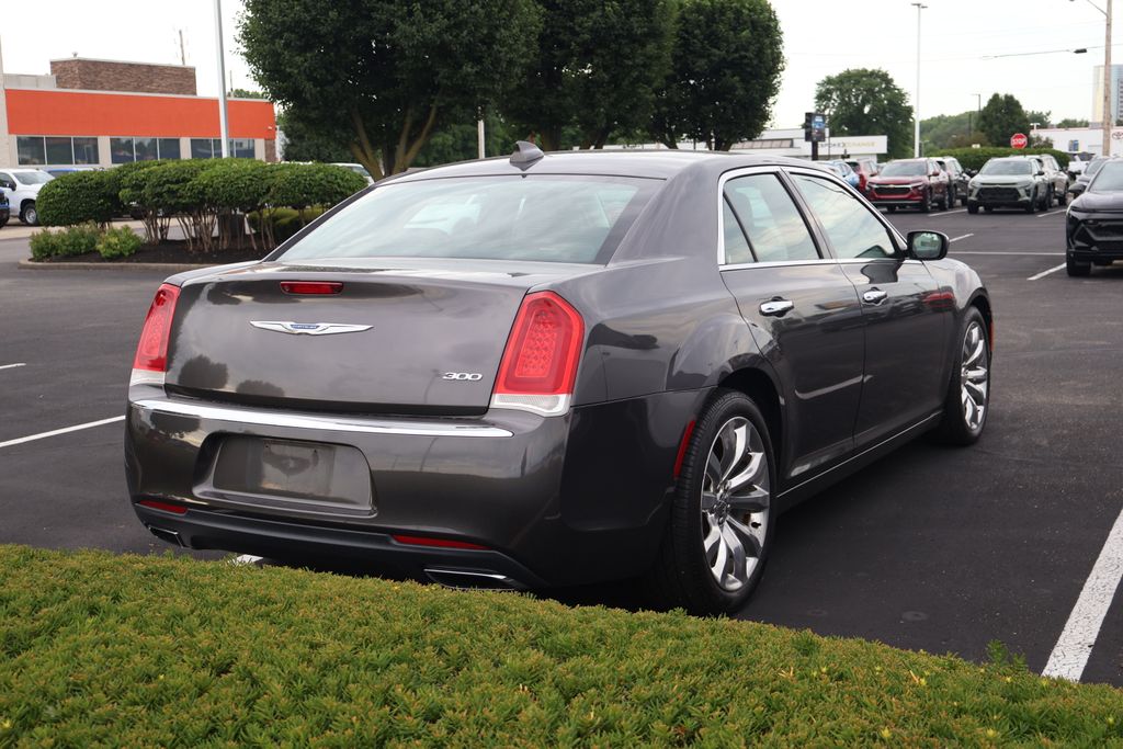 Thumbnail: 2018 Chrysler 300 - 11