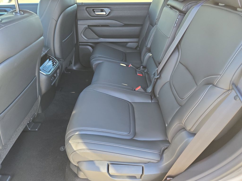 2026 Nissan Armada SV - 7