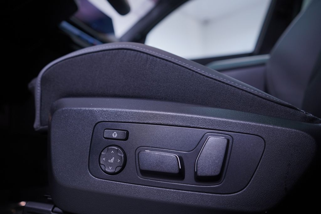 Thumbnail: 2026 BMW X3 - 12