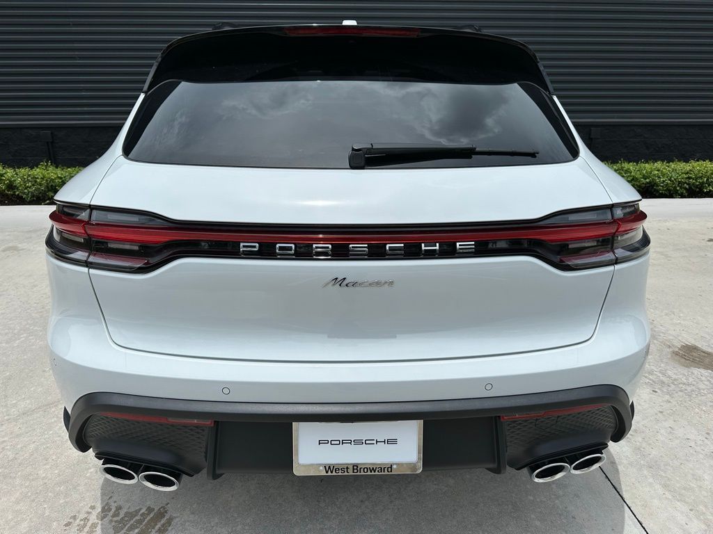 Thumbnail: 2025 Porsche Macan - 11