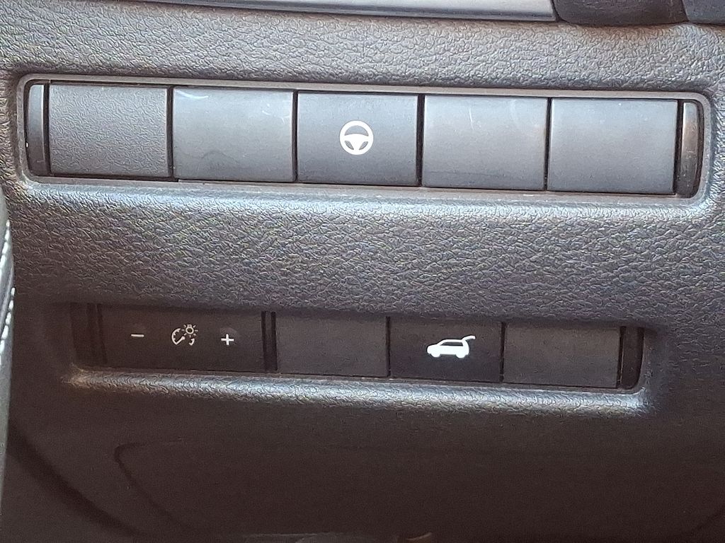 Thumbnail: 2022 Nissan Rogue - 22