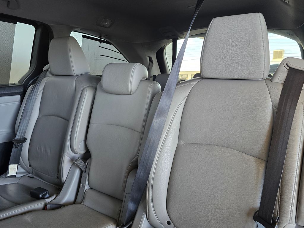 Thumbnail: 2019 Honda Odyssey - 17