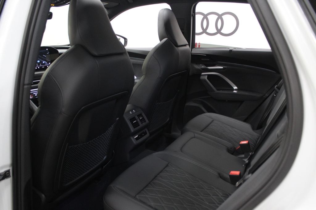 Thumbnail: 2025 Audi SQ5 - 31