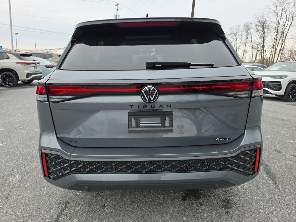 2026 Volkswagen Tiguan 2.0T SE R-Line Black - 5