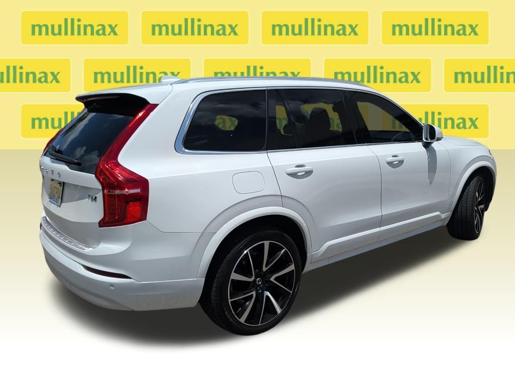 Used 2022 White Volvo T6 Momentum image 5
