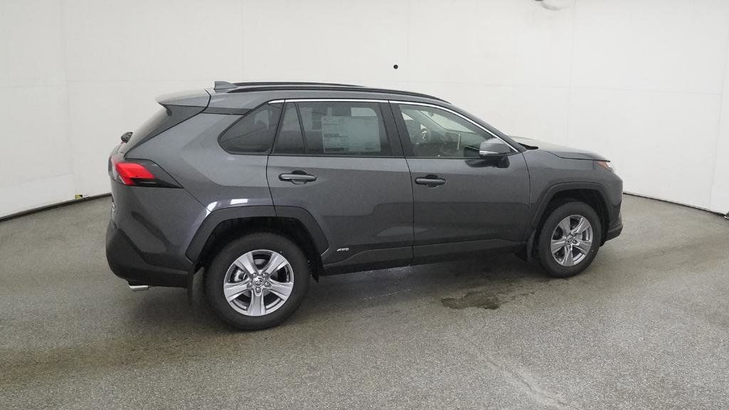 Thumbnail: 2025 Toyota RAV4 - 16