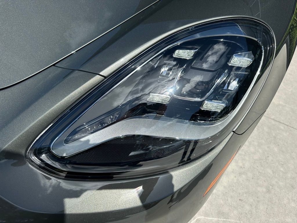 Thumbnail: 2023 Porsche Panamera - 13