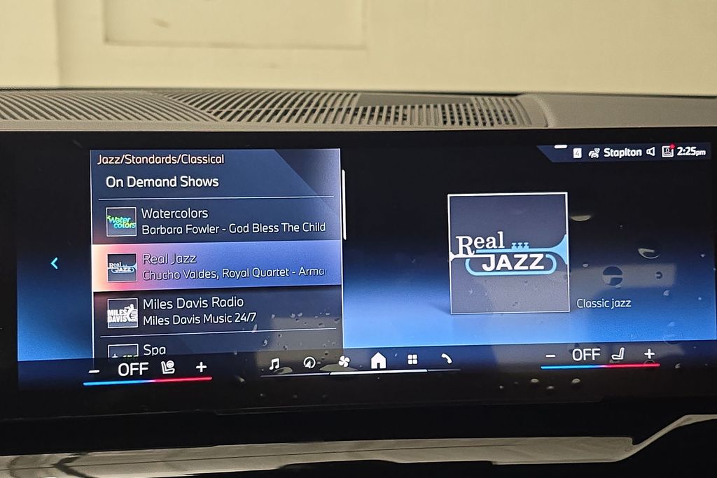 2025 BMW 5 Series 530i - Photo 17