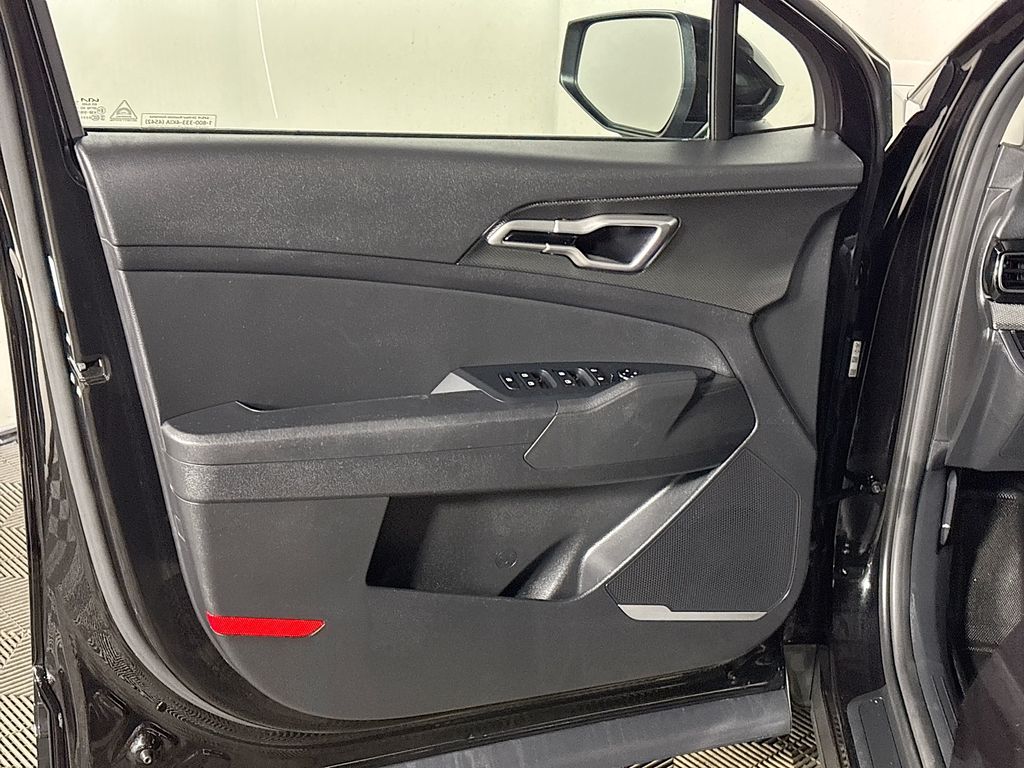 2025 Kia Sportage Hybrid LX