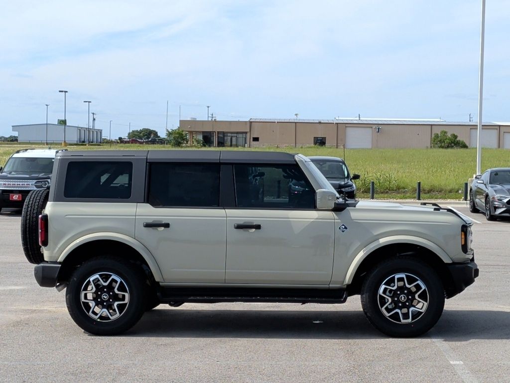 2026 Ford Bronco Outer Banks - 8