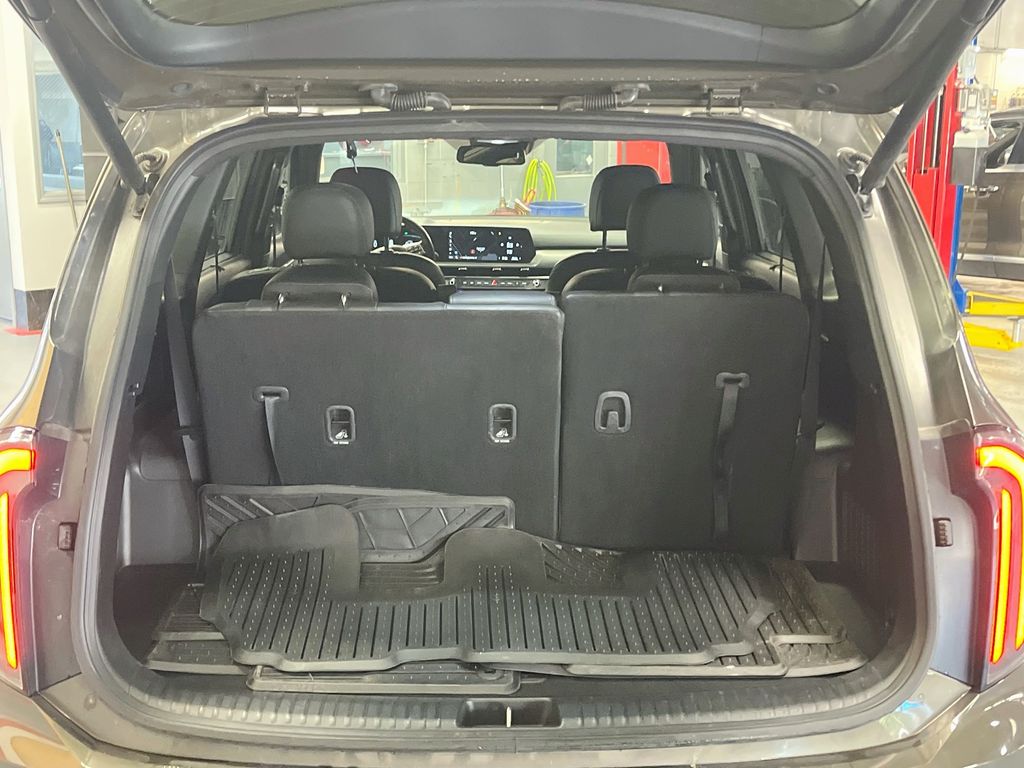 Used 2024 Green Kia EX X-Line image 27