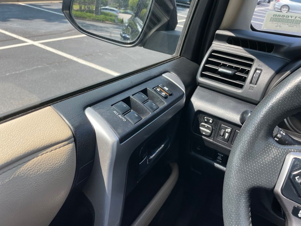 Thumbnail: 2017 Toyota 4Runner - 21
