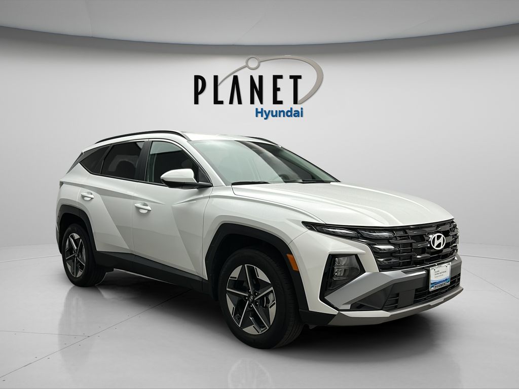 White Pearl 2025 Hyundai Tucson SUV / Crossover All-Wheel Drive 8-Speed Automatic