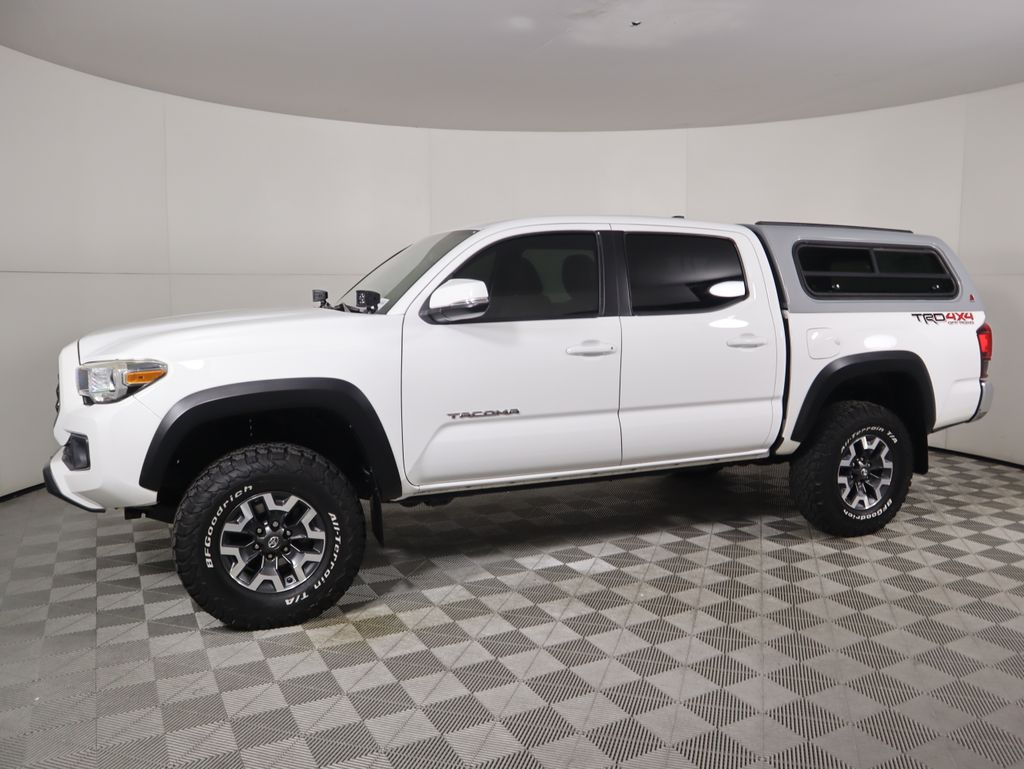 Thumbnail: 2019 Toyota Tacoma - 8