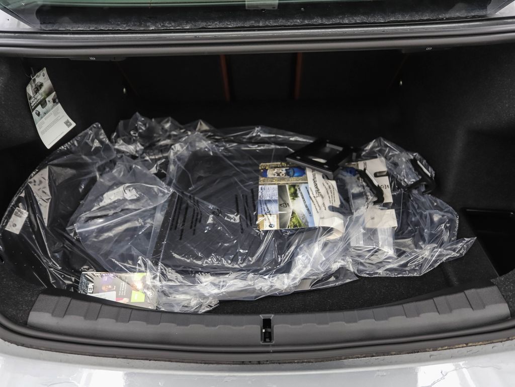 Thumbnail: 2025 BMW 3 Series - 23