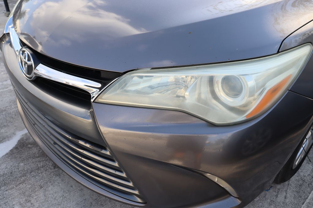 2016 Toyota Camry LE 3