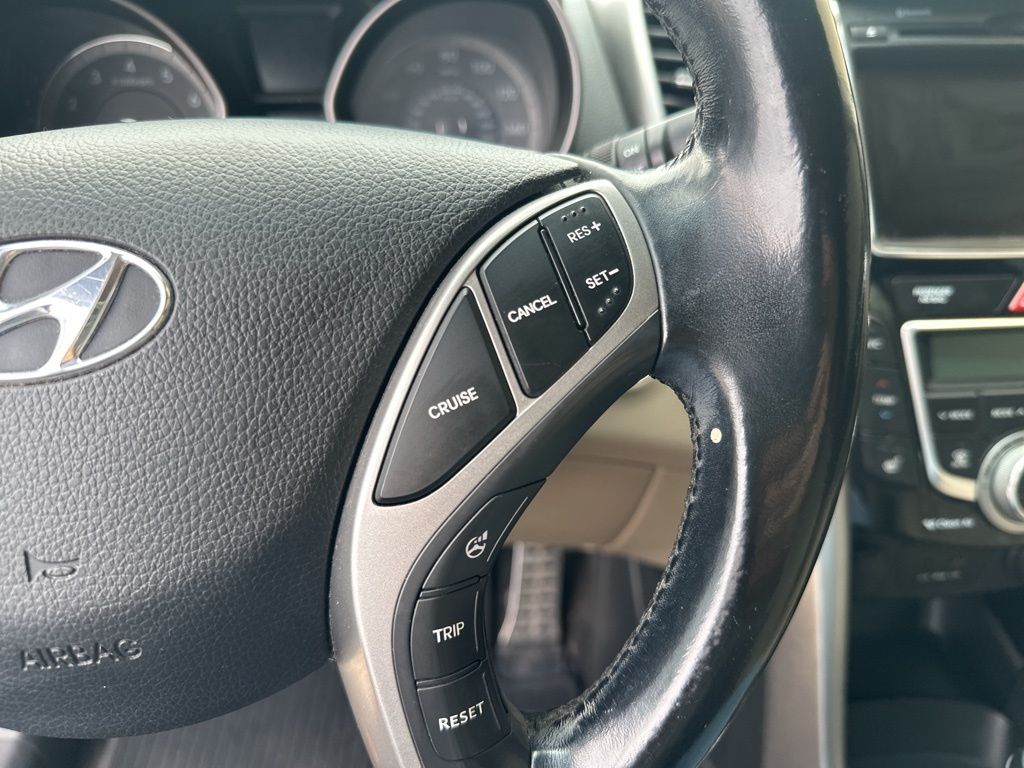 Thumbnail: 2014 Hyundai Elantra - 14