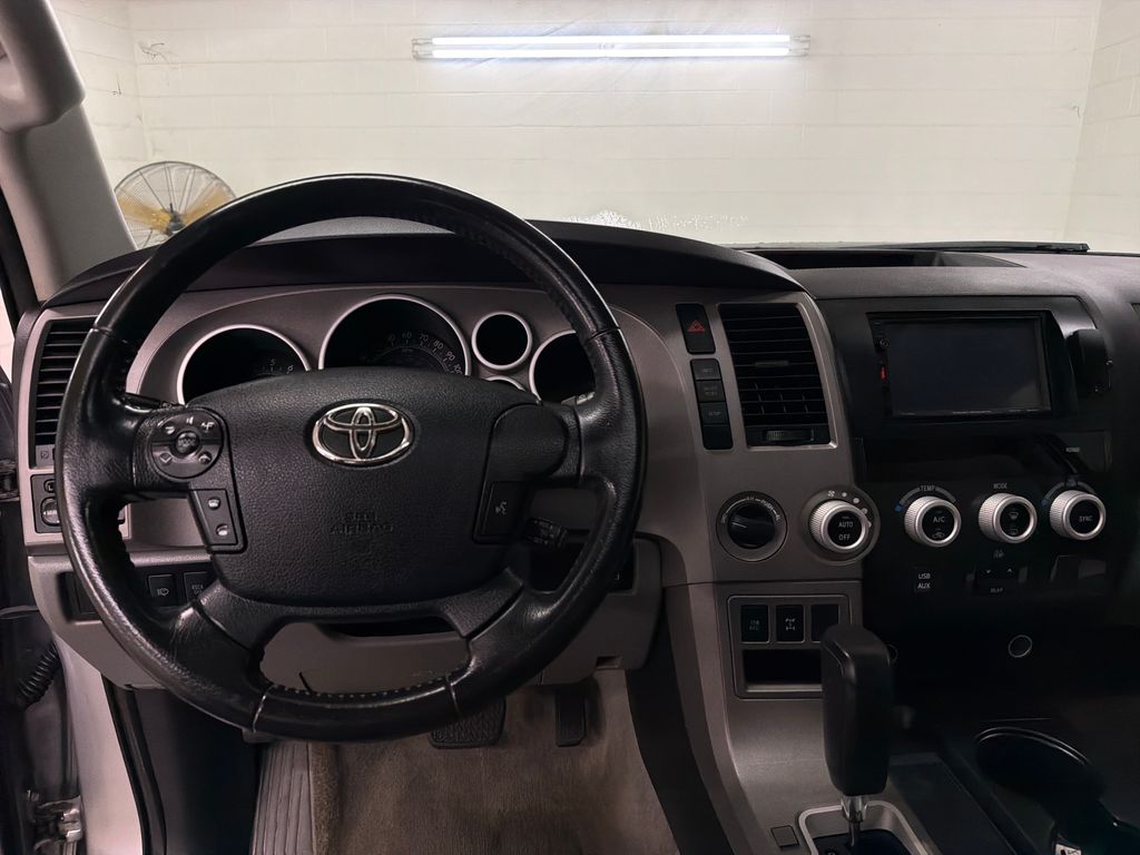 Used 2011 Silver Toyota SR5 image 7