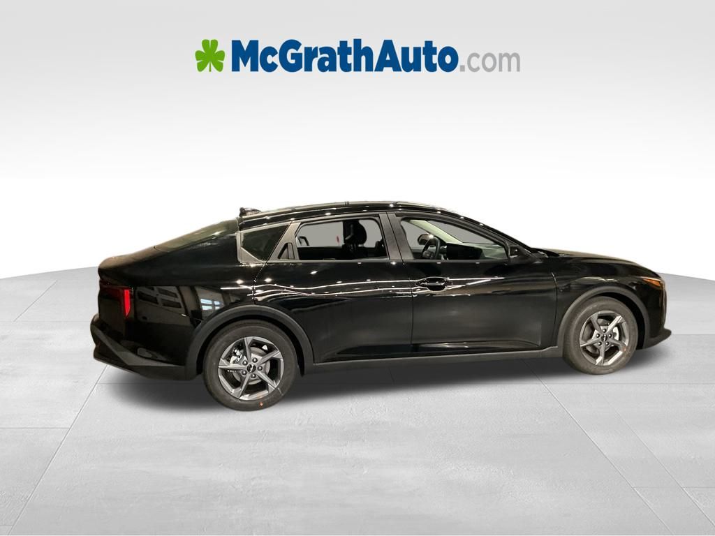 New 2025 Black Kia LXS image 2