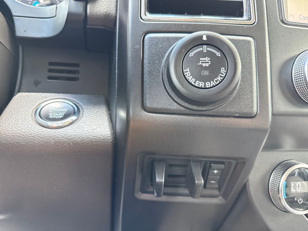 2021 Star White Metallic Tri-Coat Ford Expedition Max Limited RWD SUV