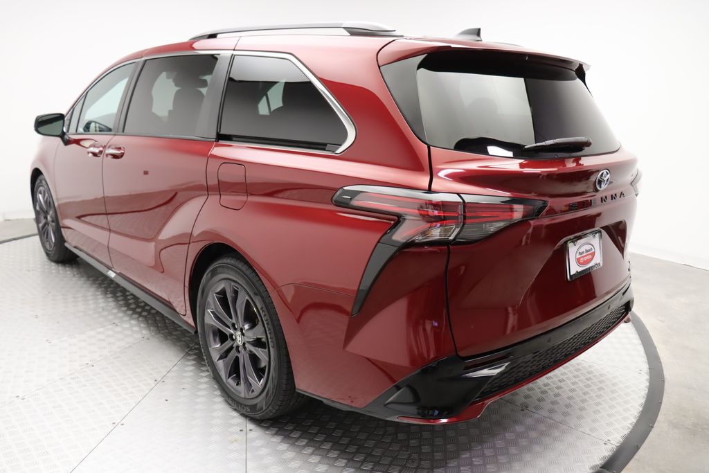 2022 Toyota Sienna XSE 11