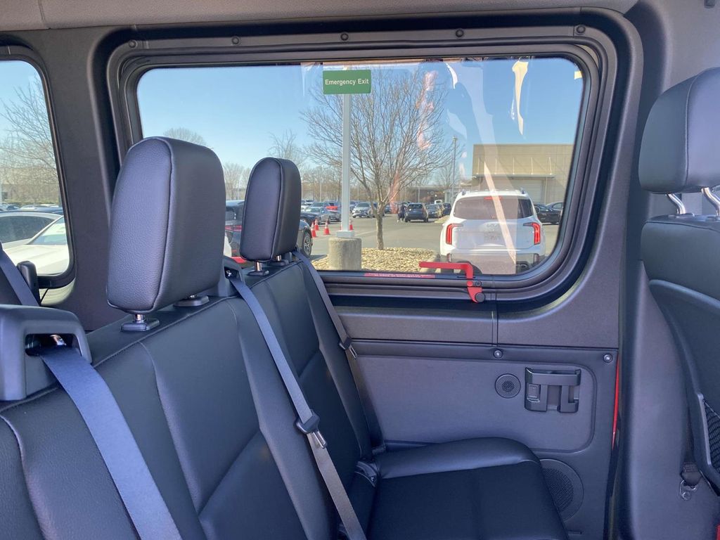 Thumbnail: 2025 Mercedes-Benz Sprinter - 14