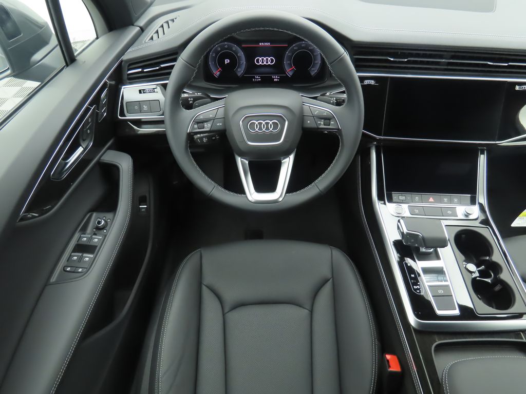Thumbnail: 2025 Audi Q7 - 11