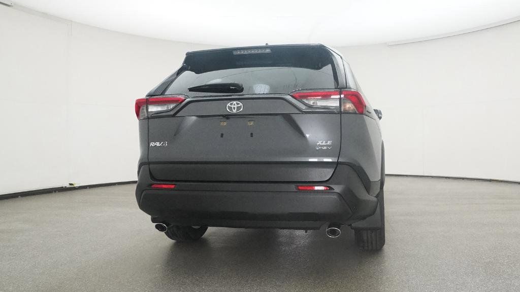 2025 Toyota RAV4 XLE 26