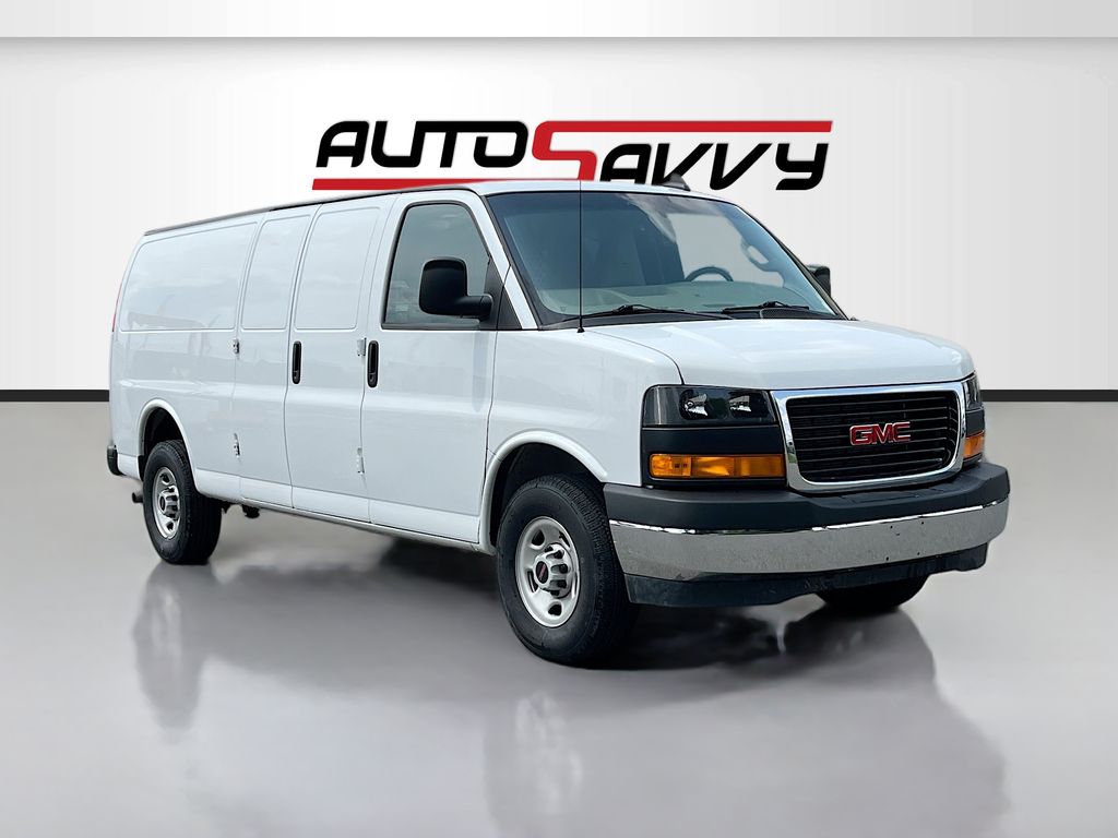 2023 GMC Savana 3500 Ext WB's photo