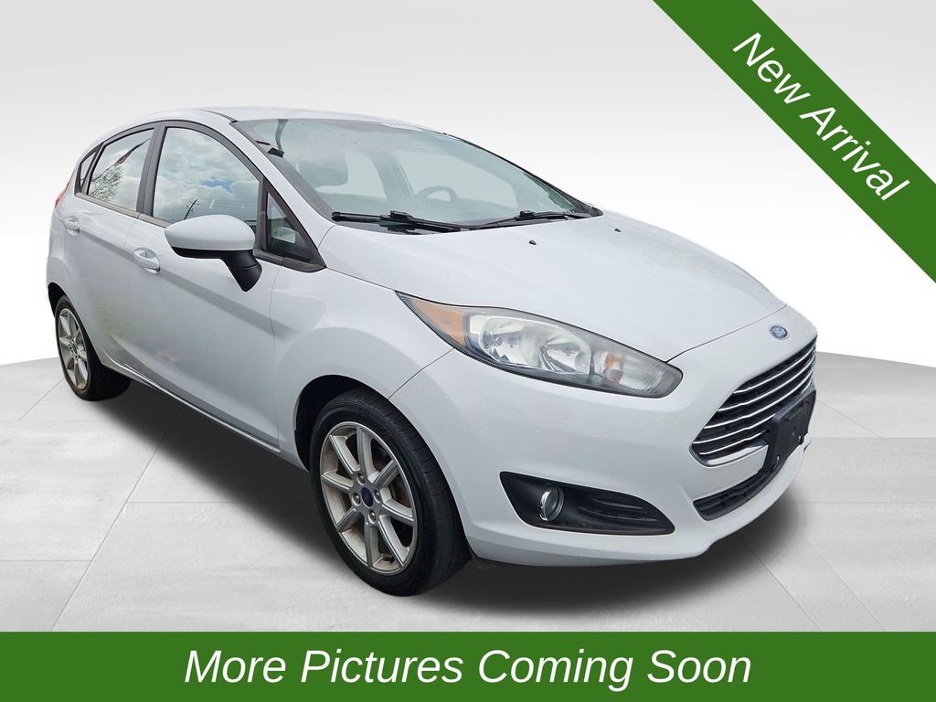 Oxford White 2019 Ford Fiesta SE Hatchback FWD Hatchback Front-Wheel Drive 6-Speed Automatic