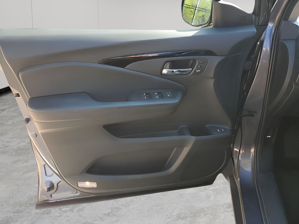 Used Car 2022 Honda Pilot  Touring For Sale Under $35,000 In Austin, Texas