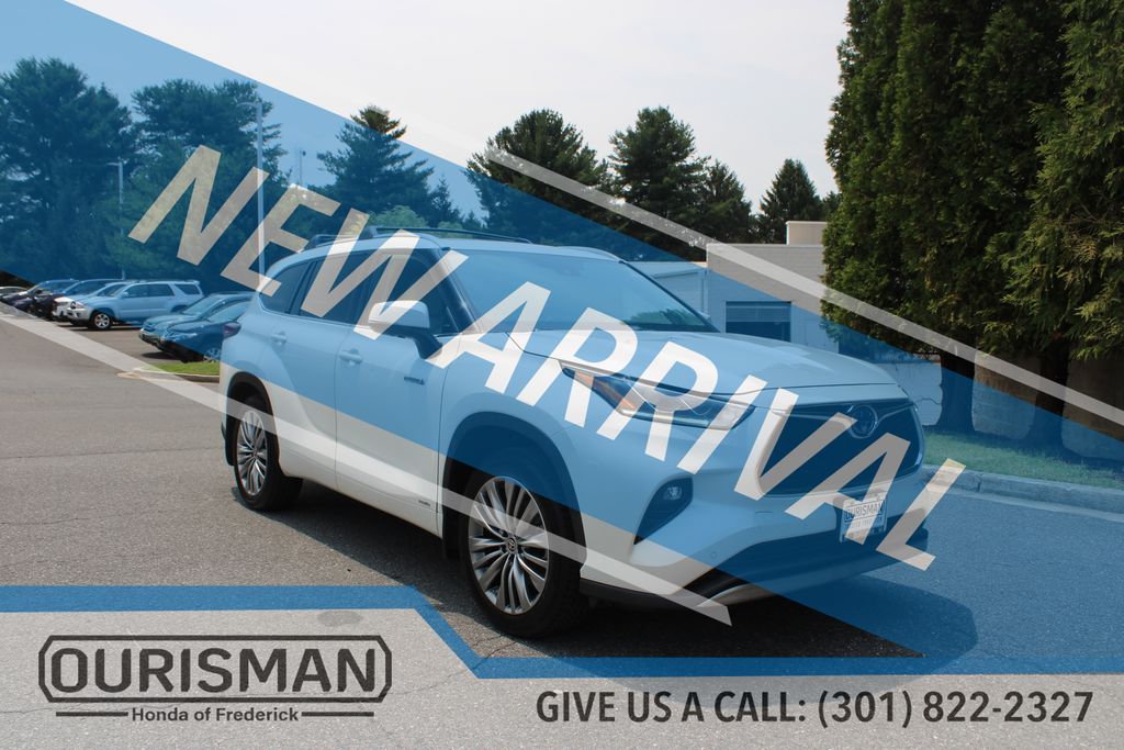 White (Blizzard Pearl) 2020 Toyota Highlander Hybrid SUV / Crossover All-Wheel Drive Continuously Variable Transmission
