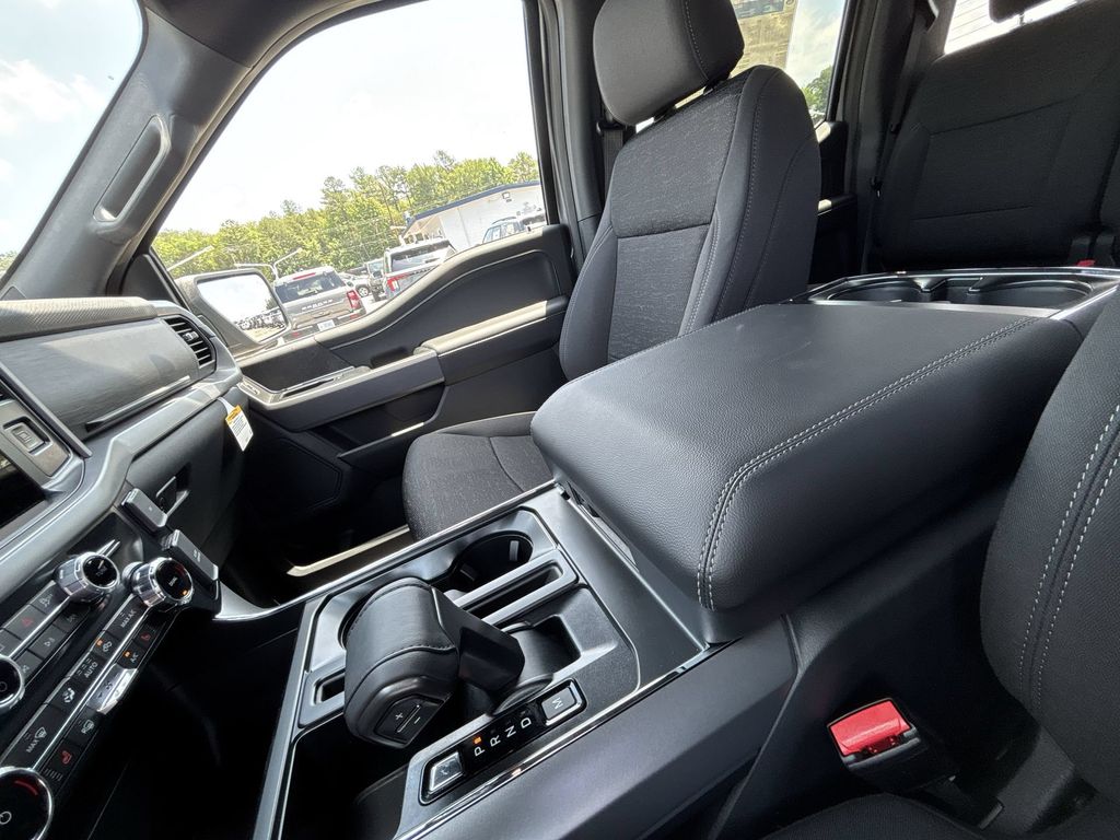 New 2026 Carbonized Gray Metallic Ford XLT image 23