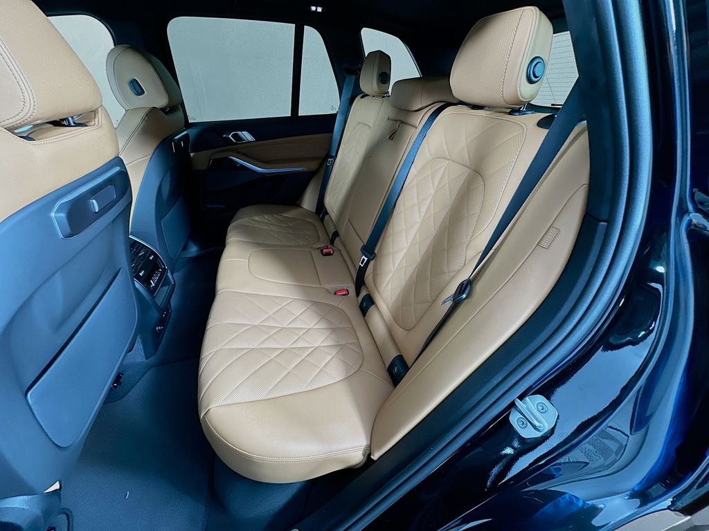 Thumbnail: 2026 BMW X5 - 17