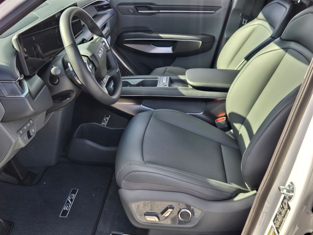 2026 Kia Ev9 - $50,480