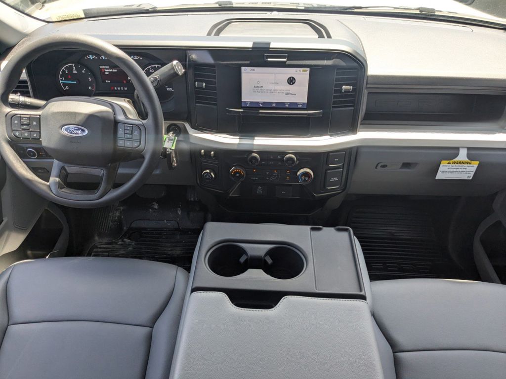 2025 Ford F-350 Super Duty XL