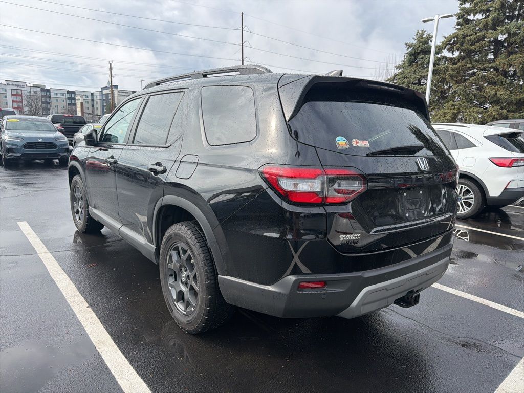 Thumbnail: 2023 Honda Pilot - 2