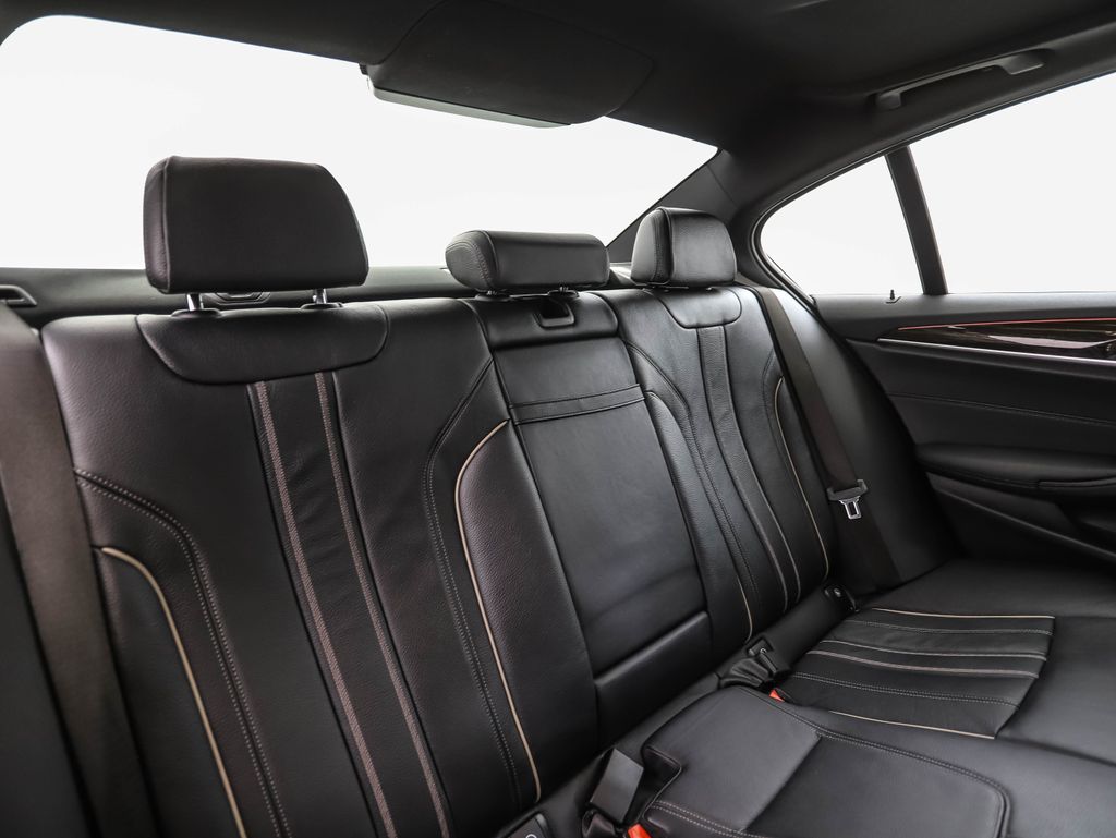 Thumbnail: 2021 BMW 5 Series - 28