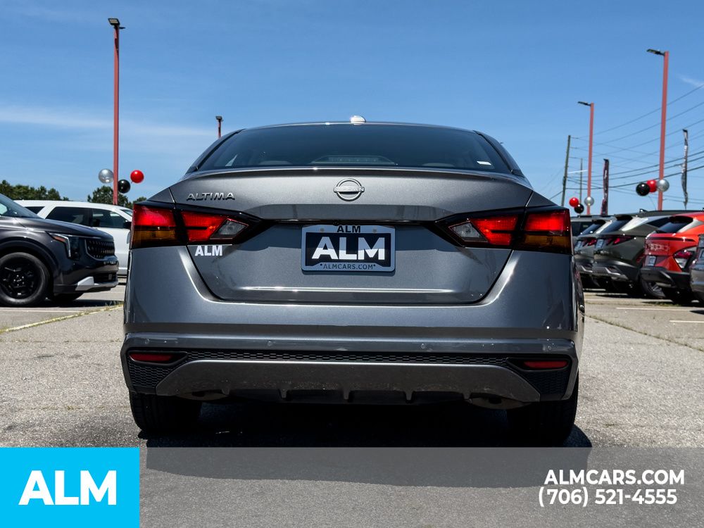 Used 2025 Gray Nissan 2.5 SV image 5