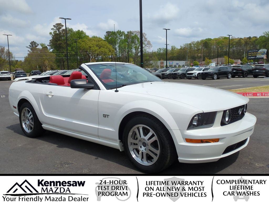 Performance White Clearcoat 2005 Ford Mustang GT Premium Convertible RWD Convertible Rear-Wheel Drive 5-Speed Automatic