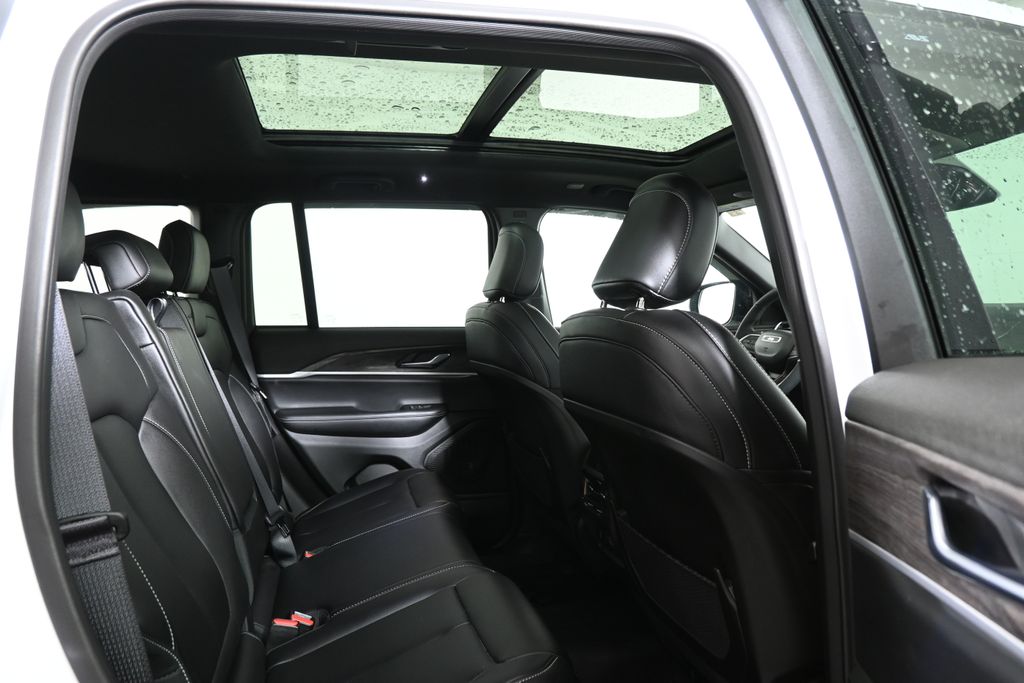 Thumbnail: 2025 Jeep Grand Cherokee - 26