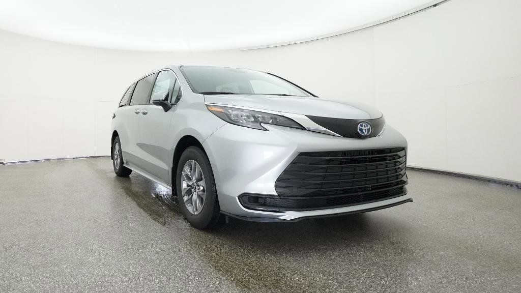 Thumbnail: 2025 Toyota Sienna - 15